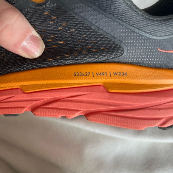 Hoka Challenger ATR 6 Size 9W - Picture 8 of 8